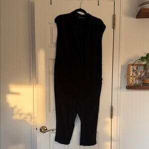 Women’s Black Sleeveless Jumpsuit
